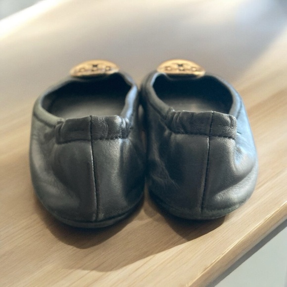 Tory Burch Black Leather Ballet Flat Black and Gold women’s size 6.5. - Picture 5 of 7